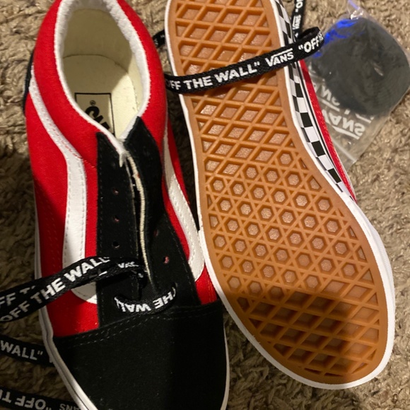 Vans - Picture 2 of 2